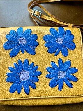 NWOT Vera Bradley Yellow Leather Crossbody Bag with Blue Flowers